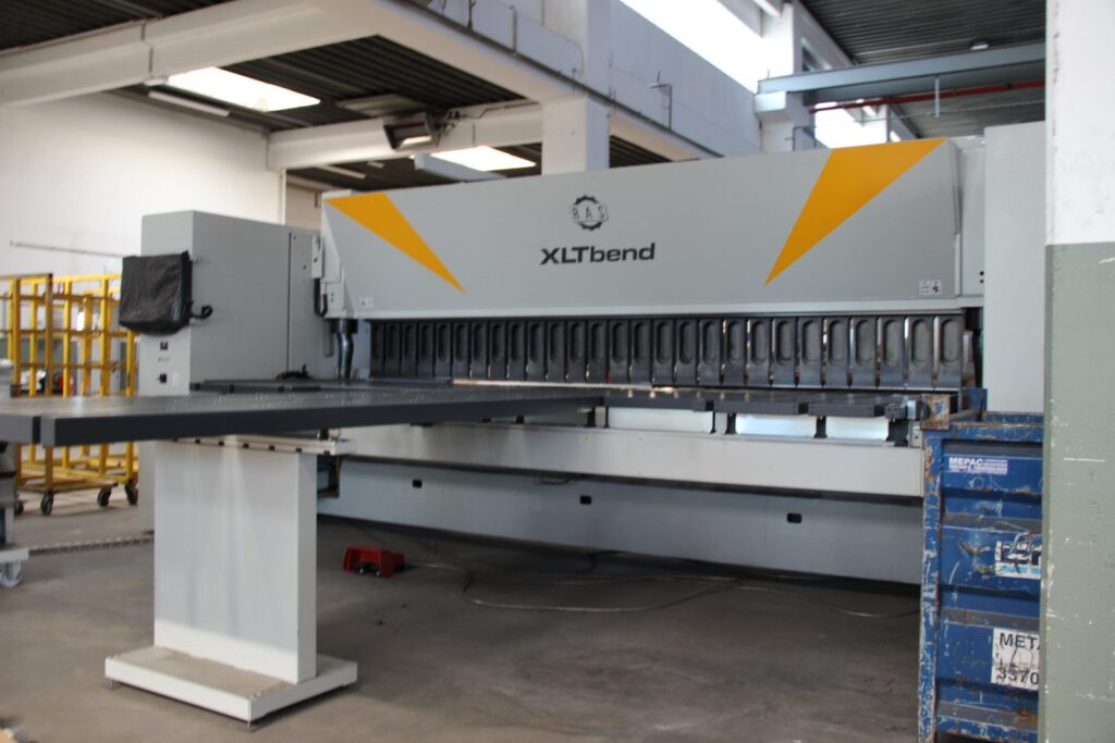 CNC Schwenkbiegemaschine RAS XLTbend